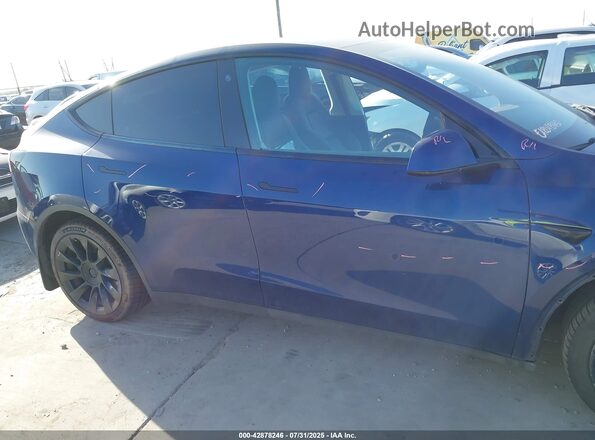 7SAYGDEE9NF443673 2022 TESLA MODEL Y Blue Instrument cluster view