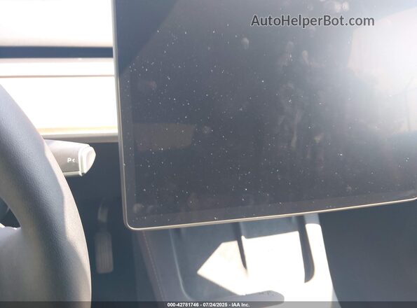 7SAYGDEE9SF219847 2025 TESLA MODEL Y Silver 