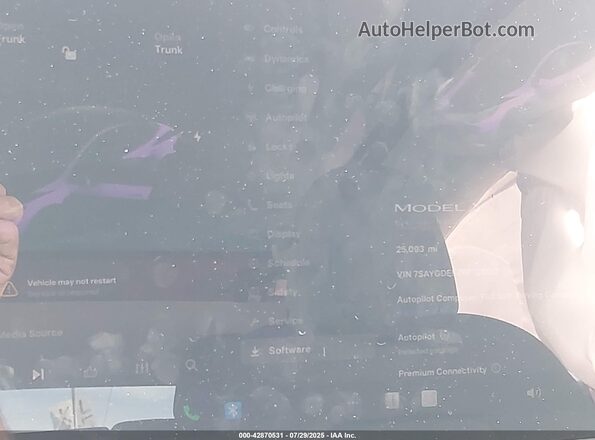 7SAYGDEF7RF105137 2024 TESLA MODEL Y Red 