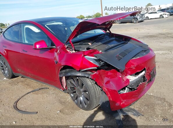 7SAYGDEF7RF105137 2024 TESLA MODEL Y Red 