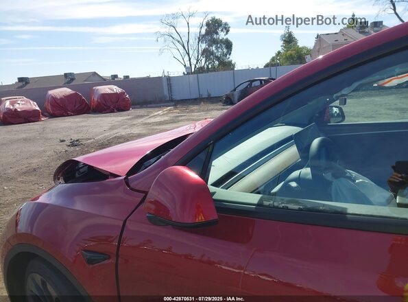 7SAYGDEF7RF105137 2024 TESLA MODEL Y Red 