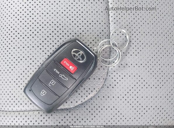 7SVAAABA1RX043351 2024 TOYOTA LIMITED White Vista del salpicadero