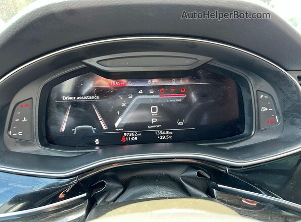 WA1LXBF79PD008992 2023 AUDI Q7 Белый Вид панели приборов