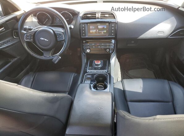 SAJAR4BG1HA978526 2017 JAGUAR XF Белый 