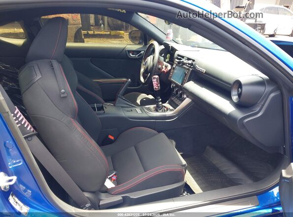 JF1ZDBB14R9700549 2024 SUBARU BRZ Blue წინა სალონის ხედი
