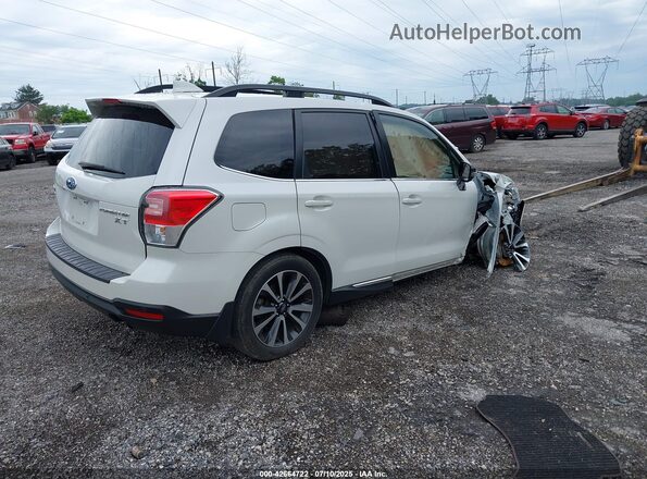 JF2SJGWC3JH607000 2018 SUBARU FORESTER2. White 