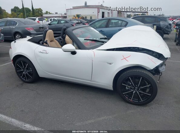 JM1NDAD77R0602849 2024 MAZDA MX-5 MIATA White Widok wnętrza z tyłu