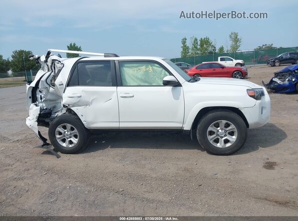 JTEEU5JR1M5245463 2021 TOYOTA 4RUNNER White Widok wnętrza z tyłu