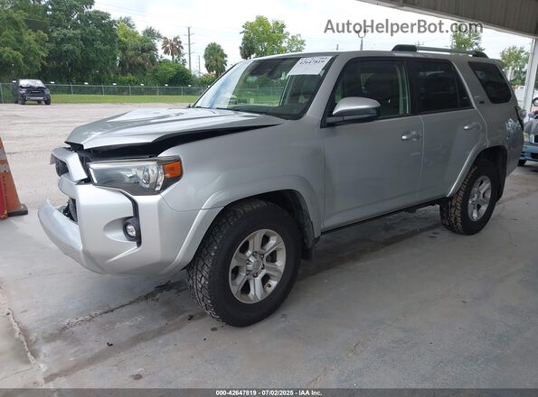 JTEEU5JR4M5232240 2021 TOYOTA 4RUNNER Silver წინა მარცხენა ხედი სამი მეოთხედიდან
