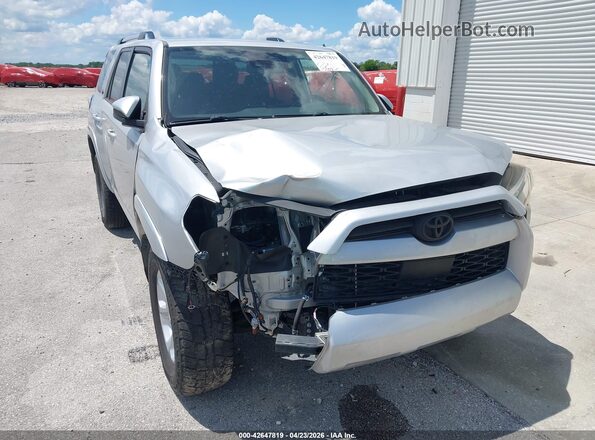 JTEEU5JR4M5232240 2021 TOYOTA 4RUNNER Silver წინა ხედი
