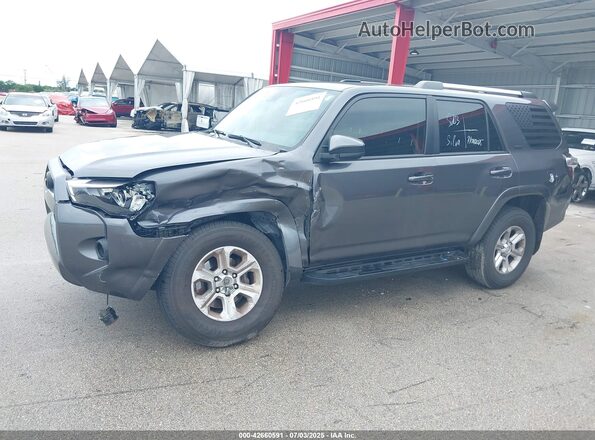 JTEMU5JR0P6096392 2023 TOYOTA 4RUNNER Gray Front view