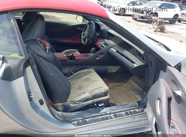 JTHGPAAY1NA105599 2022 LEXUS LC Серебряный Вид салона спереди