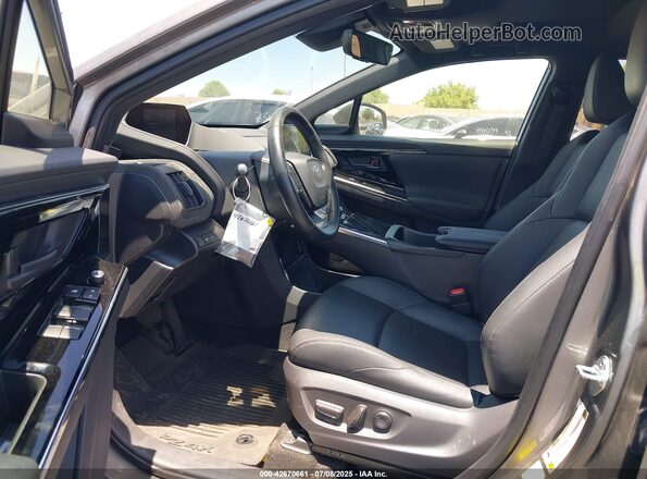 JTMAAAAA7PA004050 2023 TOYOTA LIMITED Gray წინა სალონის ხედი