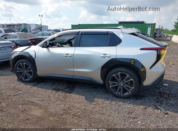 JTMABACAXPA031723 2023 TOYOTA LIMITED Silver სალონის 360-გრადუსიანი ხედი