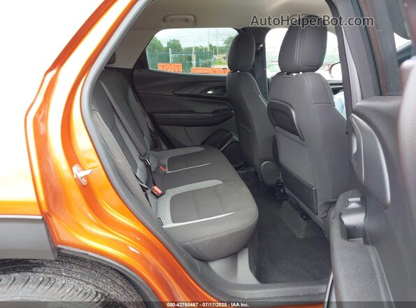 KL79MPSL9PB065341 2023 CHEVROLET TRAILBLAZER Orange Widok naklejki z numerem VIN