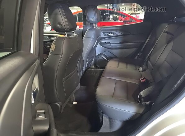 KL79MSSLXMB170307 2021 CHEVROLET TRAILBLAZER  Widok wnętrza z przodu