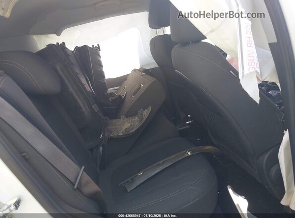 KL7CJKSB5JB721325 2018 CHEVROLET TRAX Silver VIN կոդի պիտակի տեսք