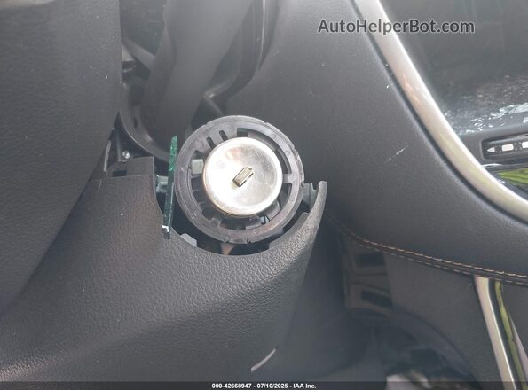 KL7CJKSB5JB721325 2018 CHEVROLET TRAX Silver Առջևի վահանակի տեսք