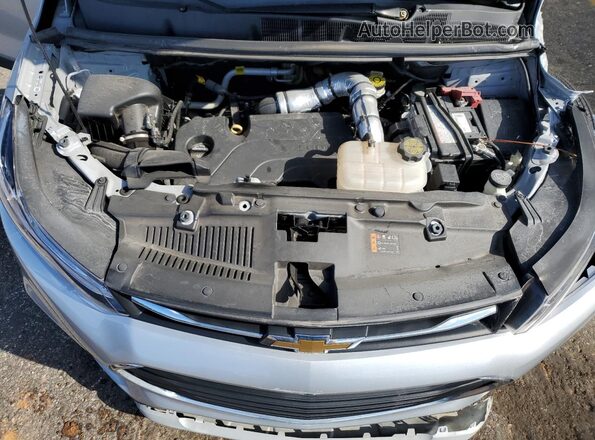 KL7CJLSM2MB375665 2021 CHEVROLET TRAX Silver ძრავის განყოფილების ხედი