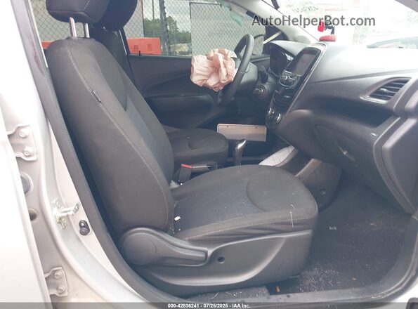 KL8CB6SA8LC476637 2020 CHEVROLET SPARK Silver Vista interior delantera