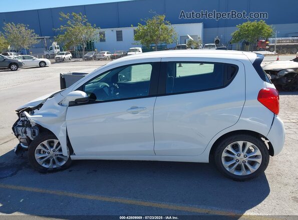 KL8CD6SAXNC018014 2022 CHEVROLET SPARK White Սալոնի 360 աստիճան տեսք