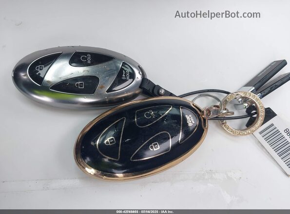 KM8HECA36RU085698 2024 HYUNDAI KONA Красный Вид панели приборов