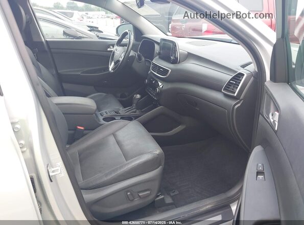 KM8J33AL8KU903154 2019 HYUNDAI TUCSON Silver Вид салону спереду