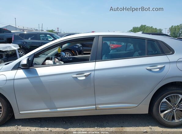KMHC65LDXMU250749 2021 HYUNDAI IONIQ PLUG-IN HYBRID Silver 