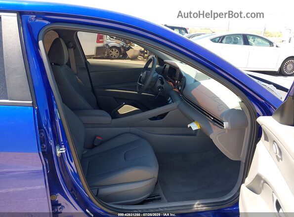 KMHLL4DG4RU791606 2024 HYUNDAI ELANTRA Blue Front interior view