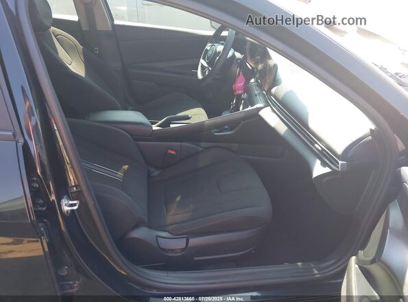 KMHLM4DG8RU755074 2024 HYUNDAI ELANTRA Black Front interior view