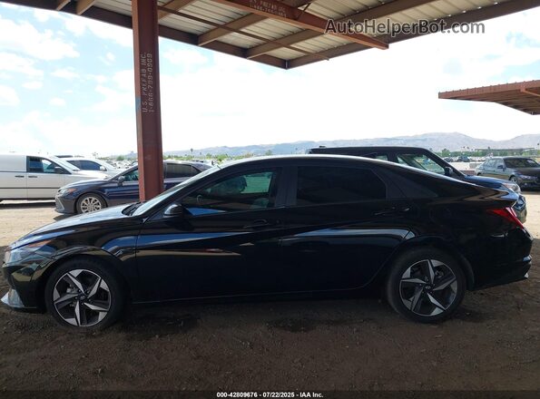 KMHLS4AG1PU416437 2023 HYUNDAI ELANTRA Black 360 interior view