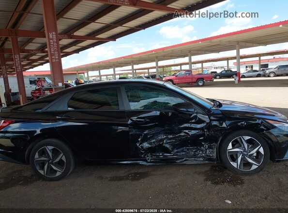 KMHLS4AG1PU416437 2023 HYUNDAI ELANTRA Black Rear interior view