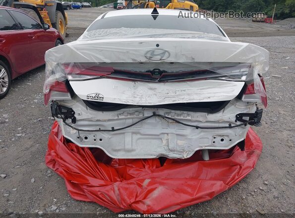KMHLS4DG2RU665943 2024 HYUNDAI ELANTRA White Widok z przodu