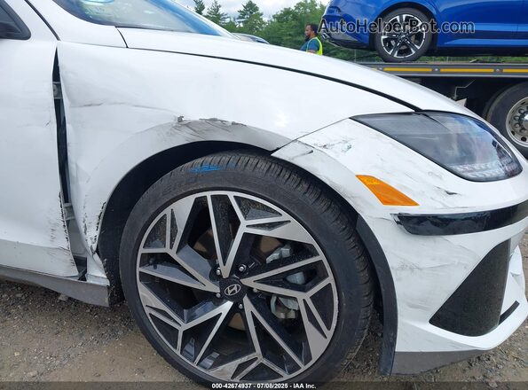 KMHM34AC3PA045667 2023 HYUNDAI IONIQ 6 White Widok z przodu