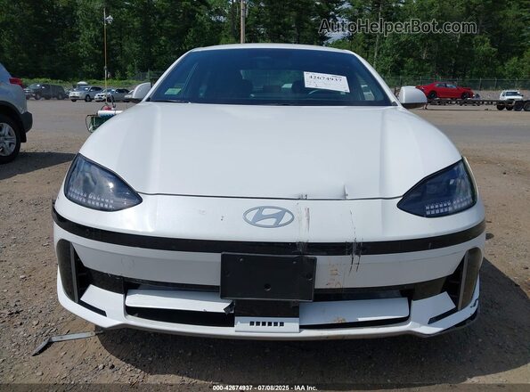 KMHM34AC3PA045667 2023 HYUNDAI IONIQ 6 White Widok wnętrza z tyłu