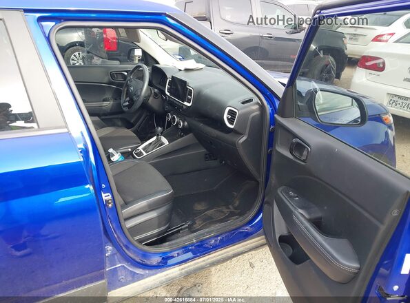 KMHRC8A34RU305475 2024 HYUNDAI VENUE Синий Вид салона спереди