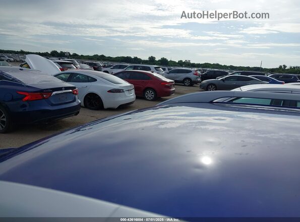 KMHRC8A34RU305475 2024 HYUNDAI VENUE Синий Вид спереди