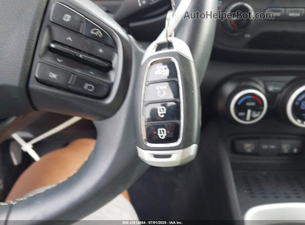 KMHRC8A34RU305475 2024 HYUNDAI VENUE Синий Вид панели приборов