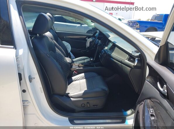 KNALC4J19H5093518 2017 KIA CADENZA White 
