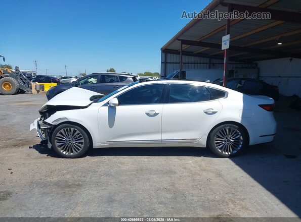 KNALC4J19H5093518 2017 KIA CADENZA White 