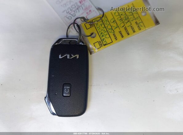 KNDCB3LC6N5509504 2022 KIA NIRO Красный Вид панели приборов