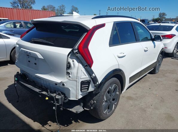 KNDCR3L13P5069044 2023 KIA NIRO EV Белый Задняя правая четверть