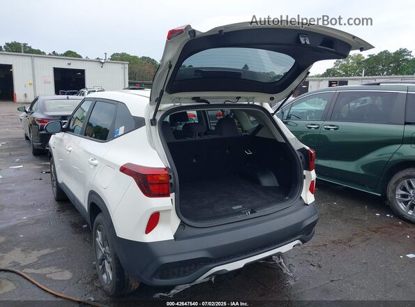 KNDEPCAA2P7393267 2023 KIA SELTOS White Trasero izquierdo