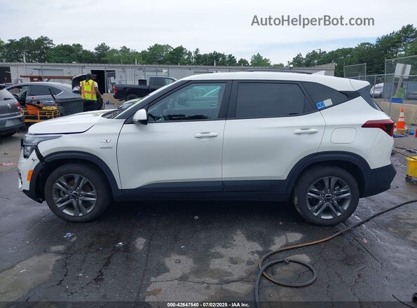 KNDEPCAA2P7393267 2023 KIA SELTOS White Vista interior de 360 grados