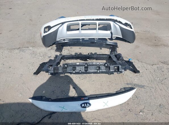KNDETCA2XM7199487 2021 KIA SELTOS White 