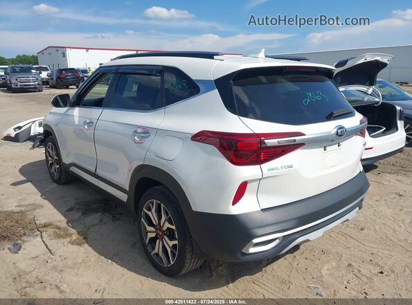 KNDETCA2XM7199487 2021 KIA SELTOS White 