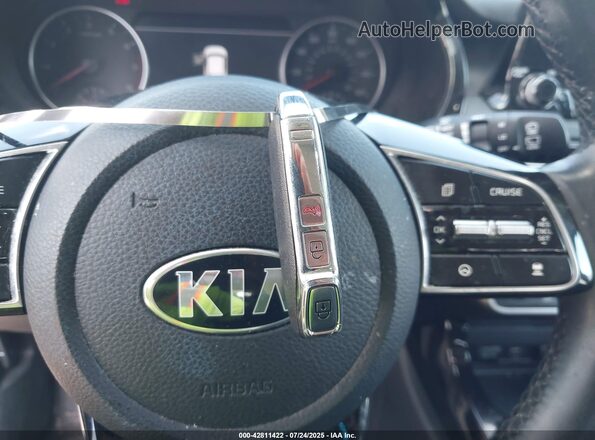 KNDETCA2XM7199487 2021 KIA SELTOS White 