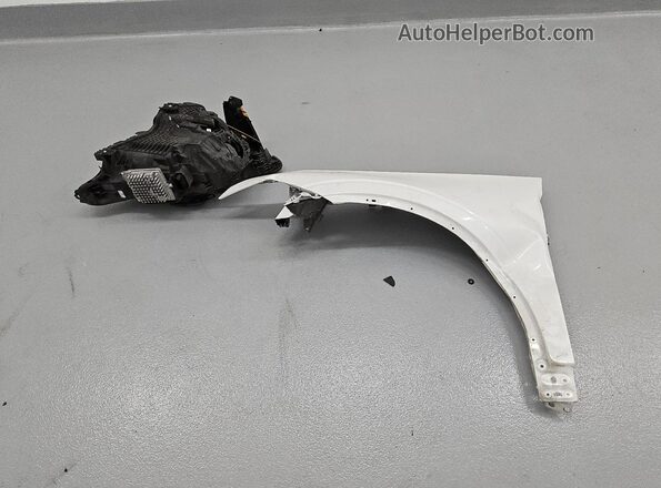 LPSED3KAXML012896 2021 POLESTAR 2 White Vista del compartimento del motor
