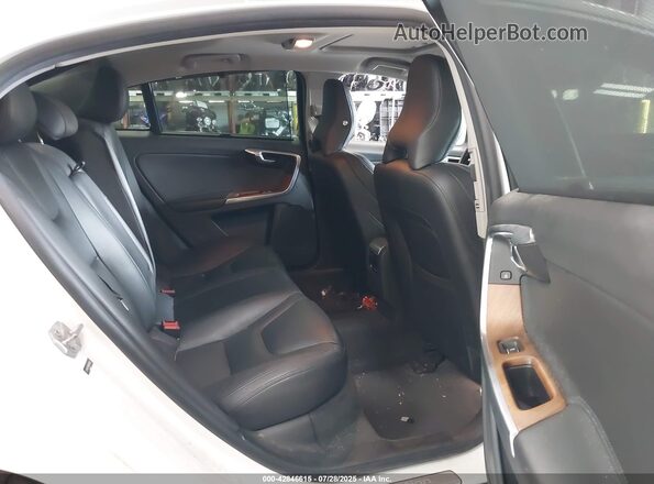 LYV612TM3GB091585 2016 VOLVO S60 INSCRIPTION White Widok naklejki z numerem VIN