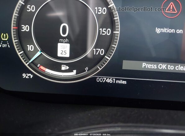 SADCT2EXXSA748908 2025 JAGUAR F-PACE Black 